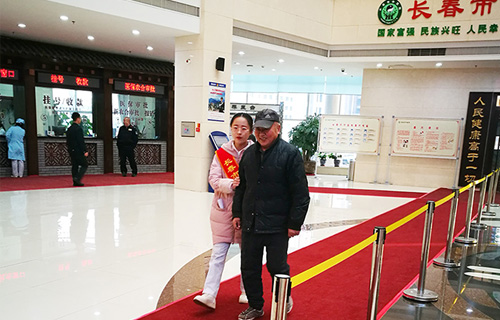 别样的天使——来自长春市中医院护理服务中心的导诊护士