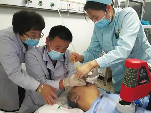 30分钟，长春市中医院急诊科上演生死竞速