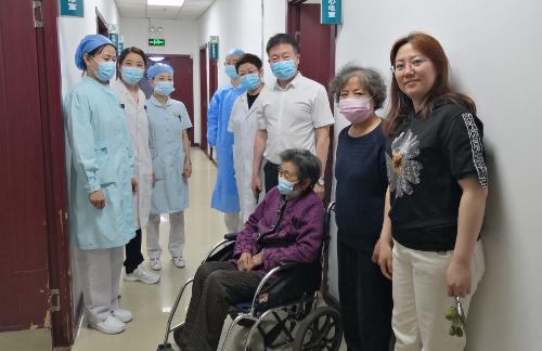 长春市中医院开展健康体检，为离退休职工健康把关