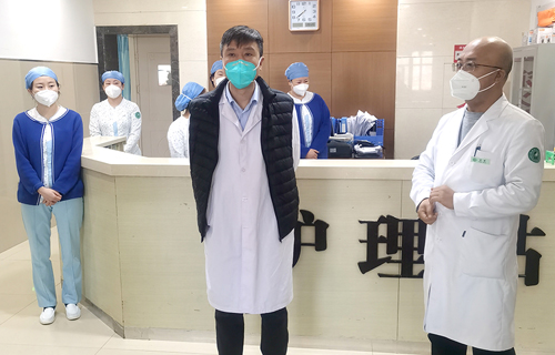 长春市中医院各院部分管院领导到一线督导工作并慰问医务人员